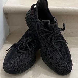 Size 11 Black Yeezy Boost 350, great condition, just missing inserts